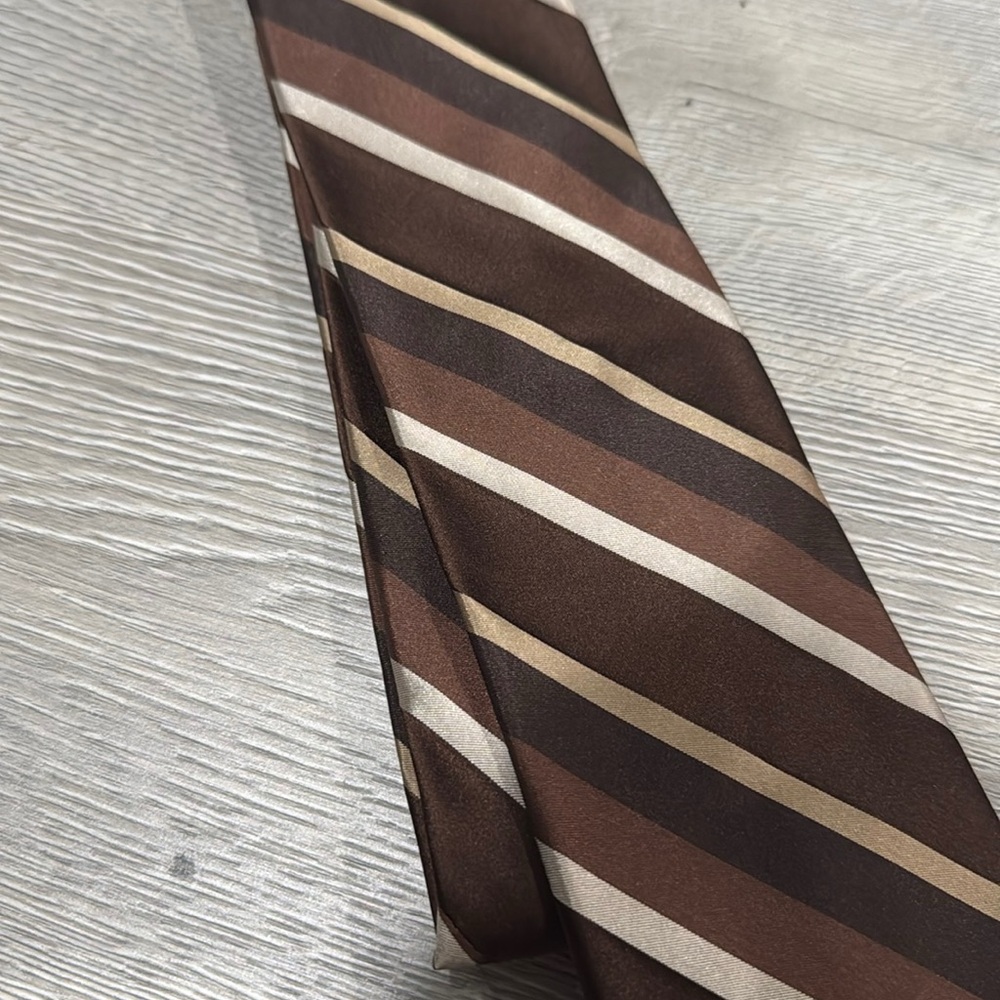 NEW. Nicola Ferri Milano 100% silk brown silver and gold striped tie